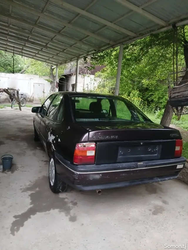Opel Vectra A 1993 · 1.6 MT