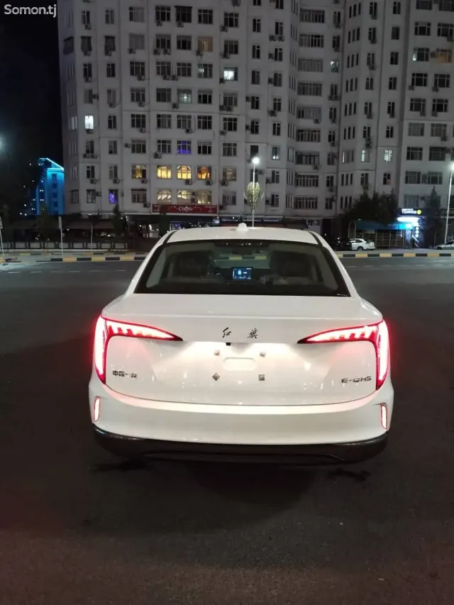 Hongqi E-QM5 2025 · AMT