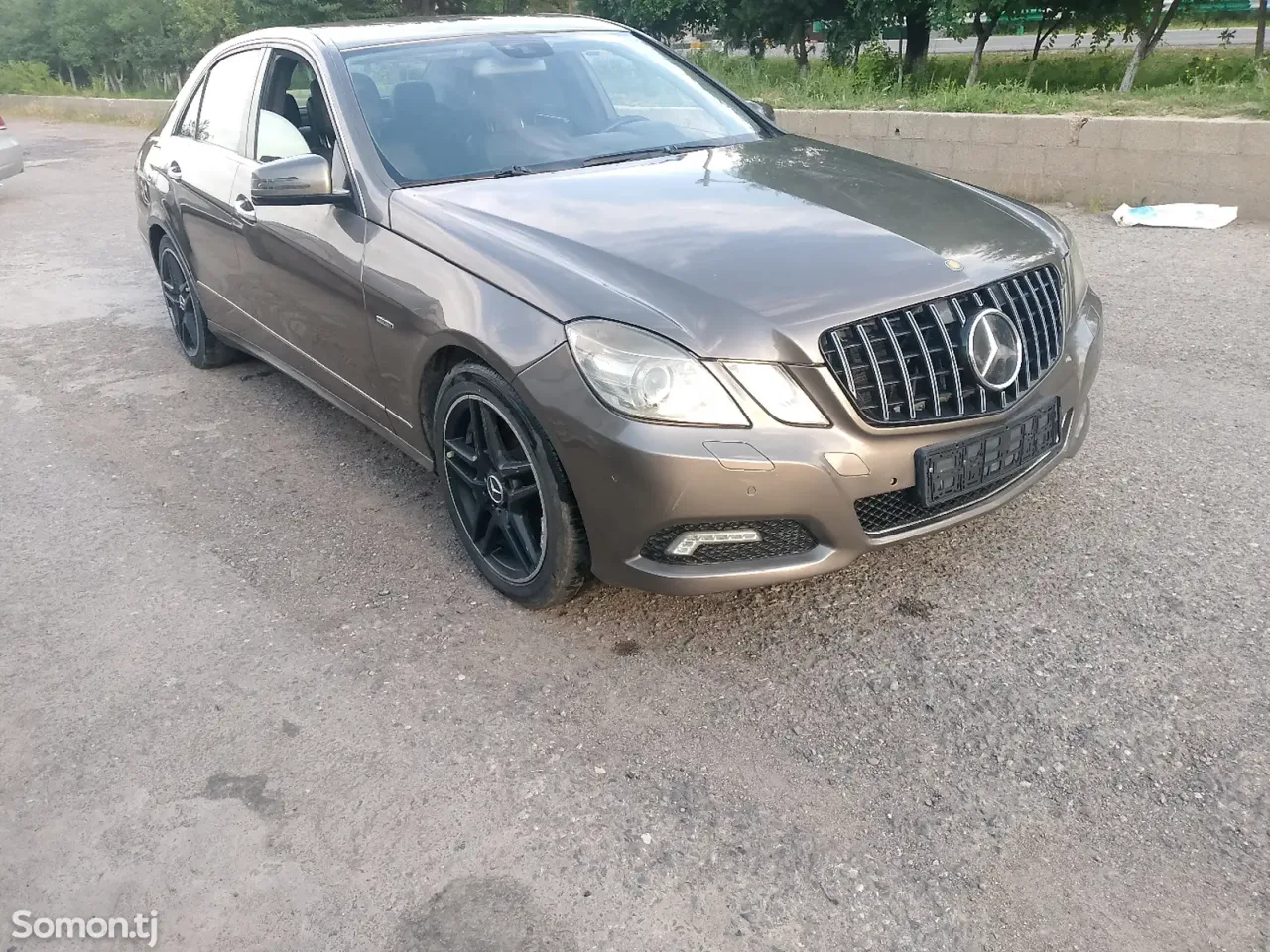 Mercedes-Benz E class 2012 · 2.0 AT