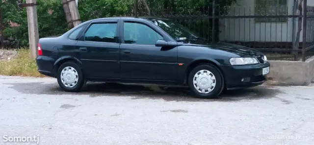 Opel Vectra B 1996 · 1.6 MT