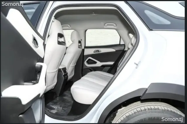 BYD Yuan Up 2025 · AT