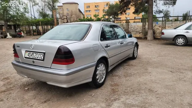 Mercedes-Benz C class 1995 · 1.8 MT