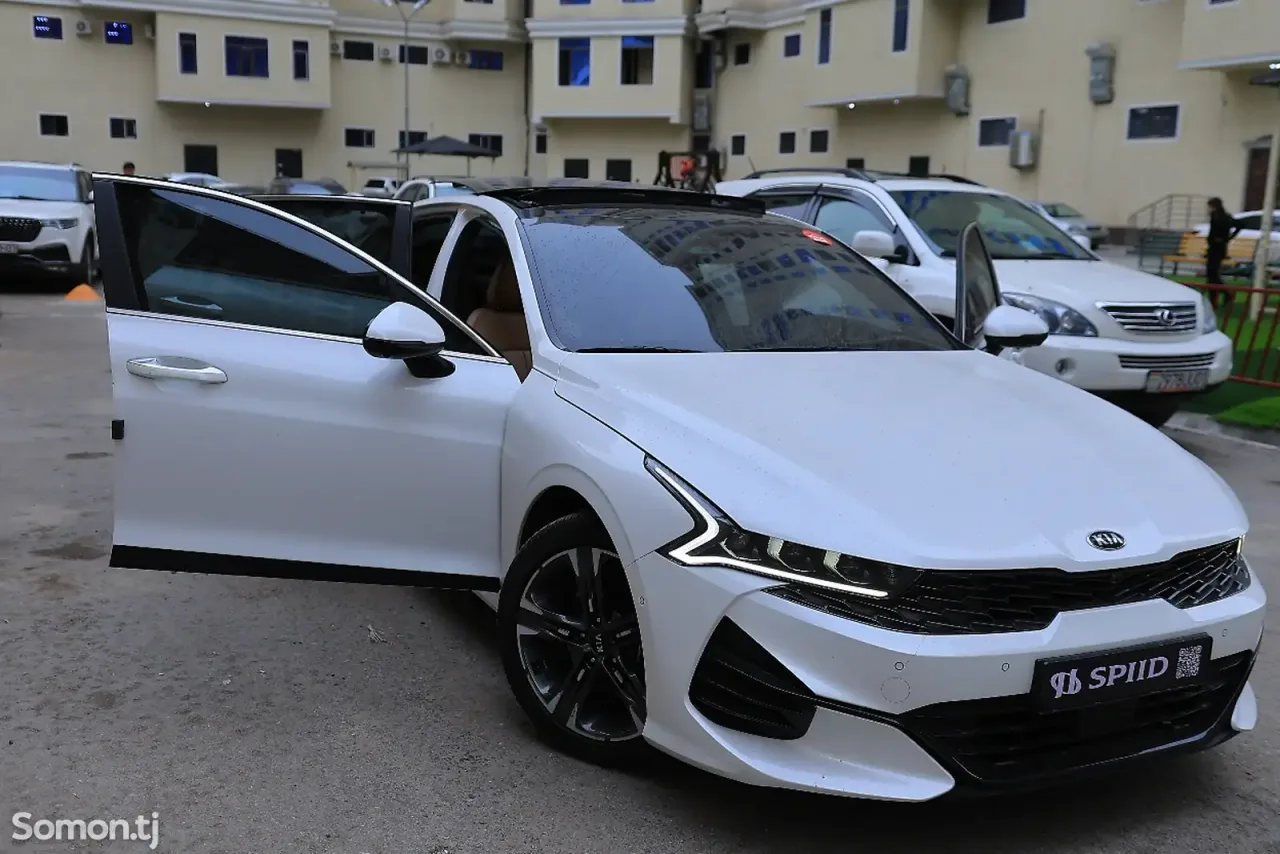 Kia K5 2021 · 2.0 AT