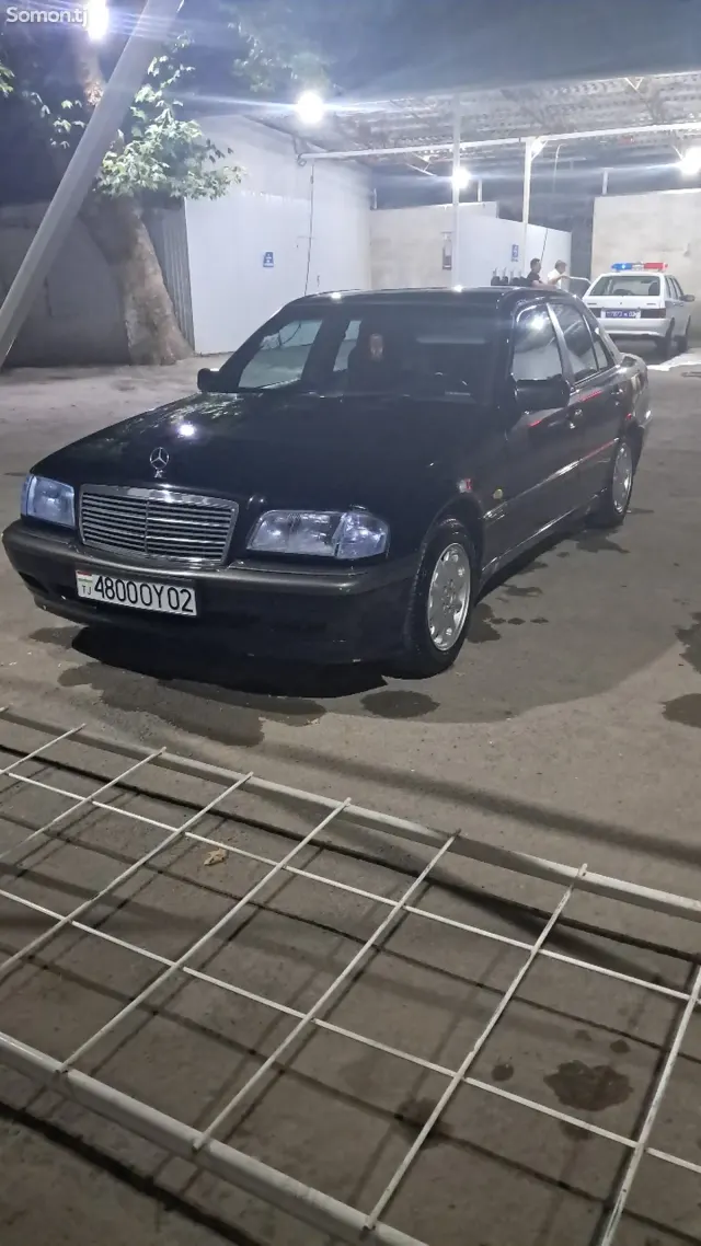 Mercedes-Benz C class 2000 · 1.8 AT