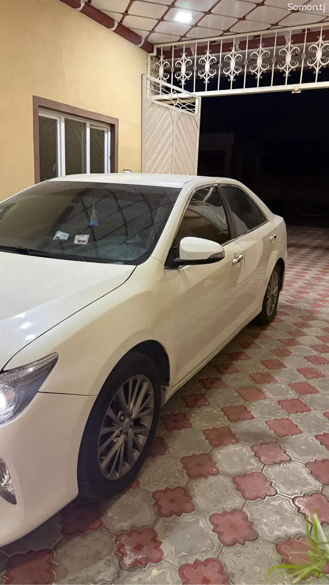 Toyota Camry 2013 · 2.5 AT