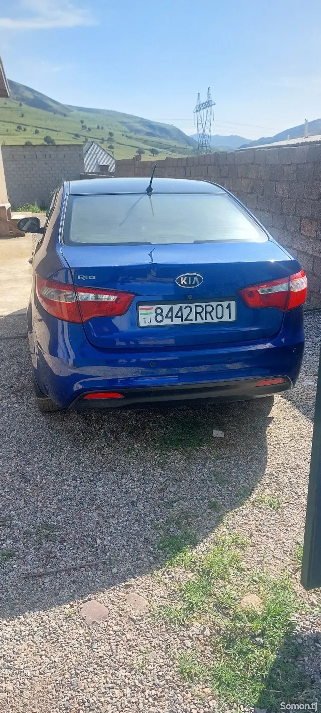 Kia Rio 2012 · 1.6 MT