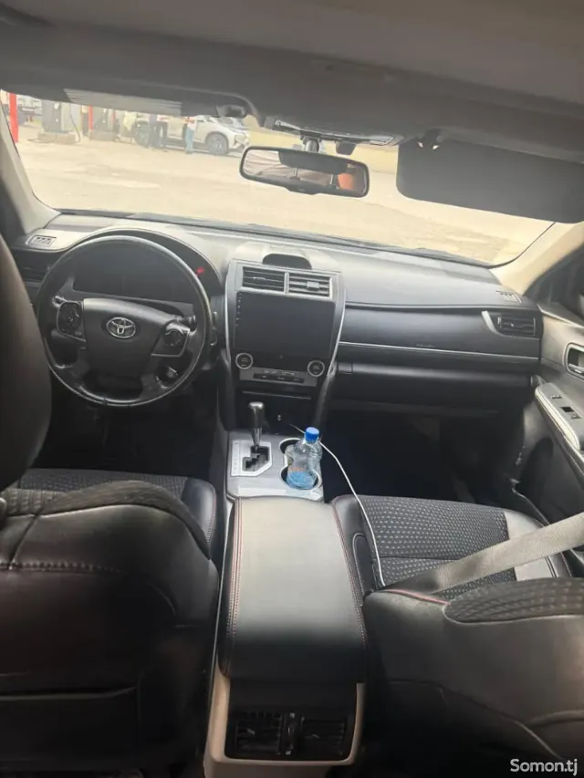 Toyota Camry 2014 · 2.5 AT