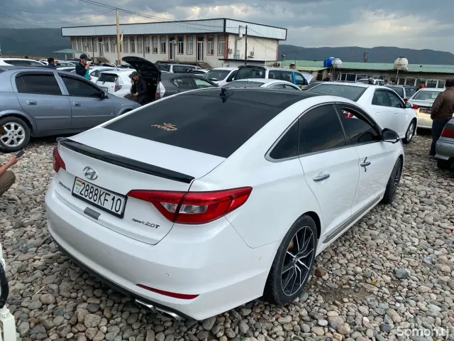 Hyundai Sonata 2015 · 2.0 AT