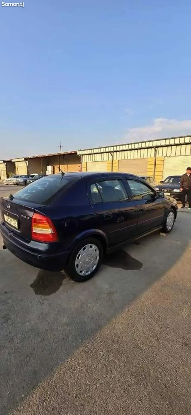 Opel Astra G 1998 · 1.6 MT