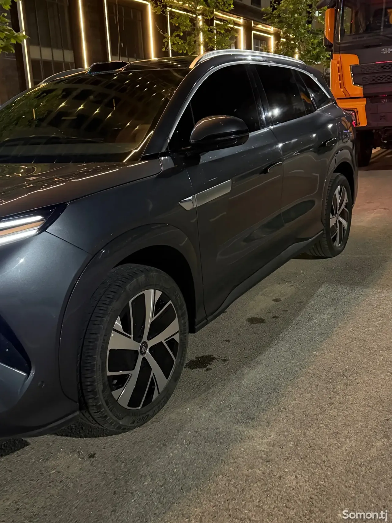 BYD Tang 2025 · AT