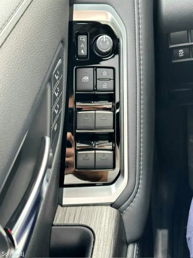 Toyota Land Cruiser 2026 · 4.0 AT