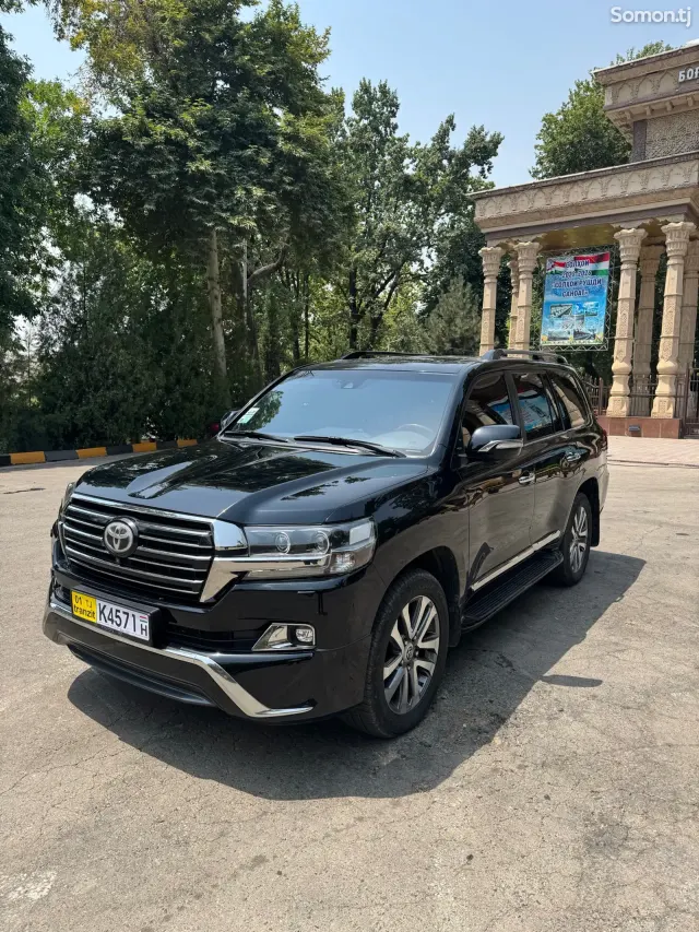 Toyota Land Cruiser 2018 · 4.5 AT