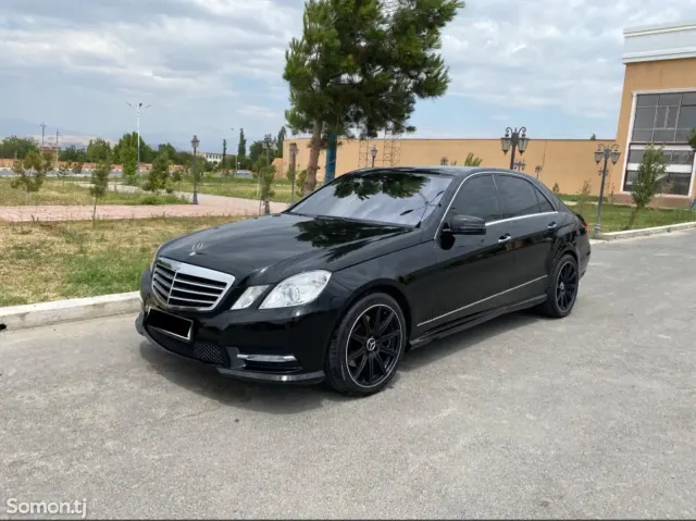 Mercedes-Benz E class 2010 · 3.5 AT