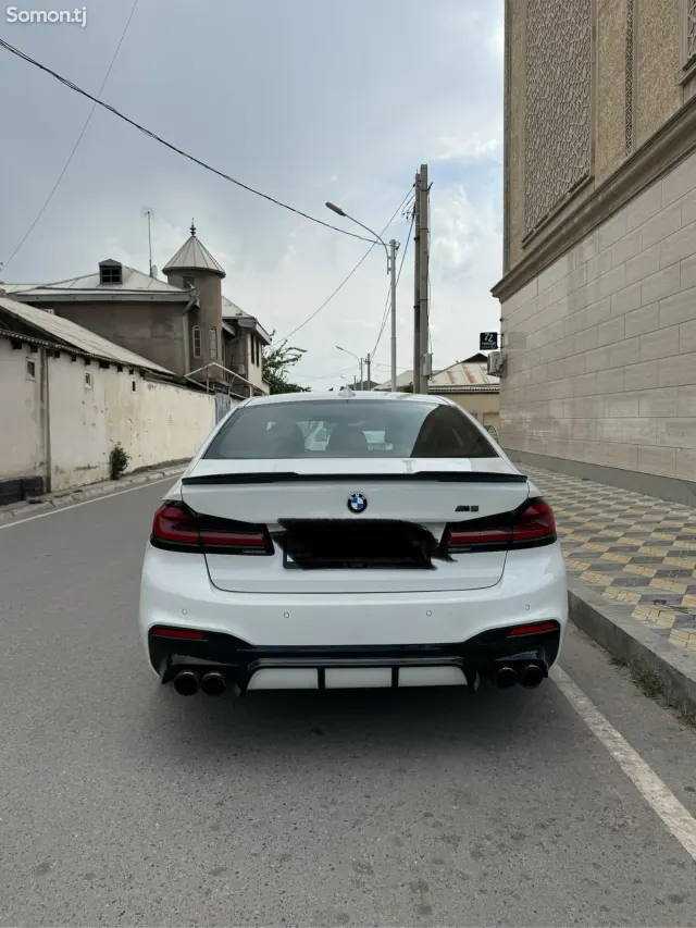 BMW M5 2017 · 3.0 AT