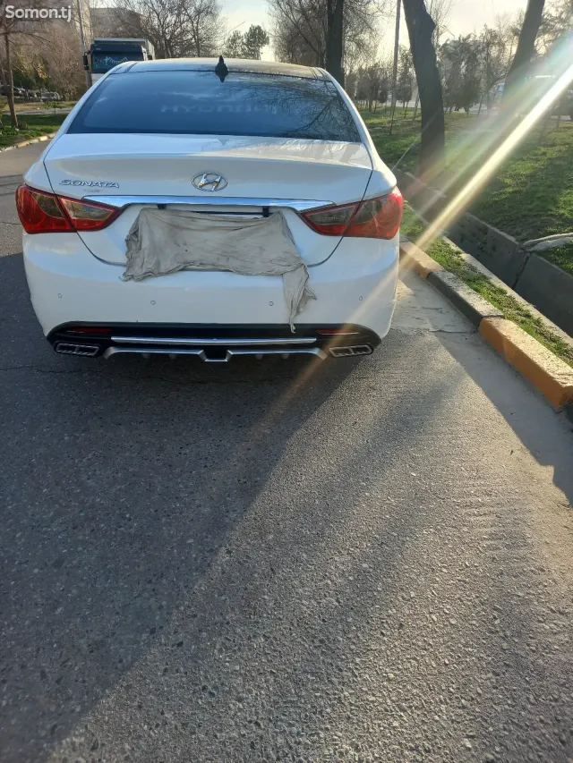 Hyundai Sonata 2011 · 2.0 AT