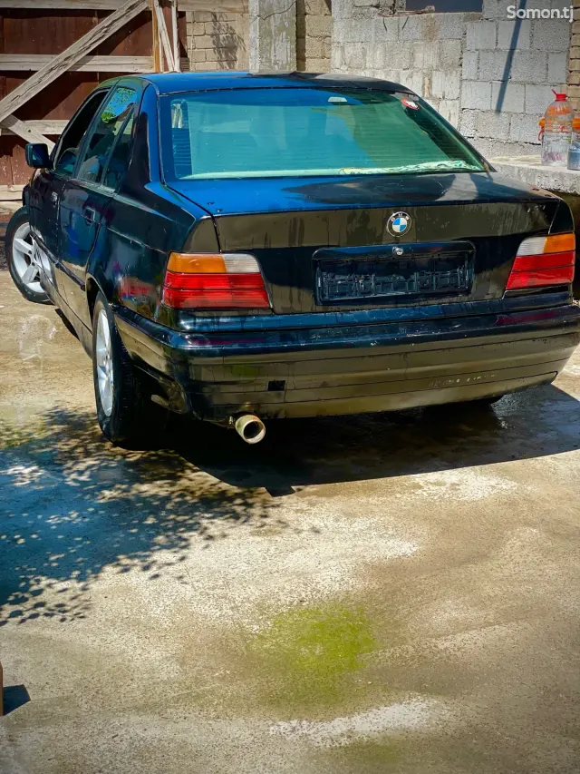 BMW 3 series 1992 · 1.8 MT