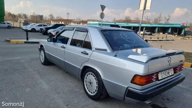 Mercedes-Benz W201 1991 · 2.3 MT