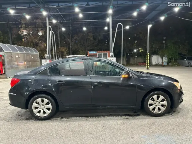 Chevrolet Cruze 2015 · 1.4 AT