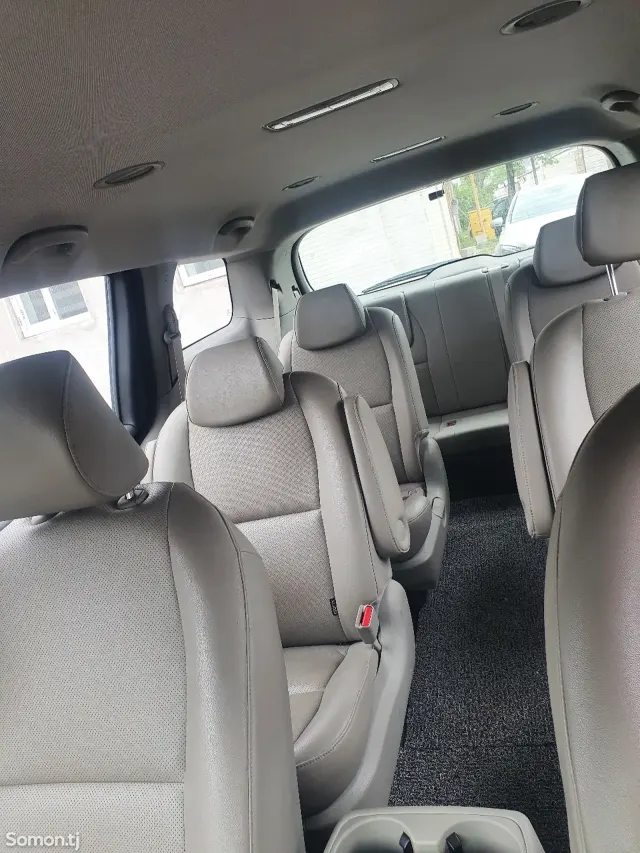 Kia Carnival 2014 · 2.2 AT