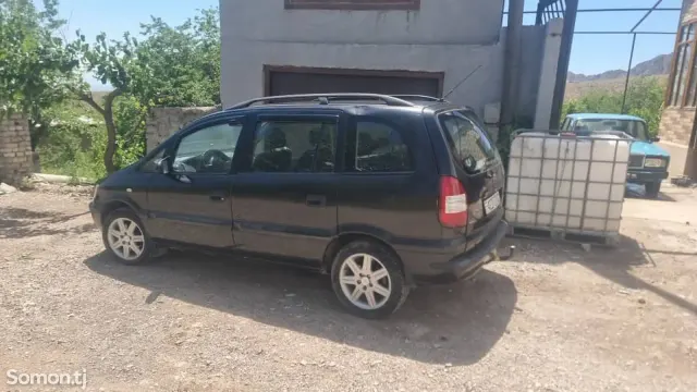 Opel Zafira 1999 · 1.6 MT