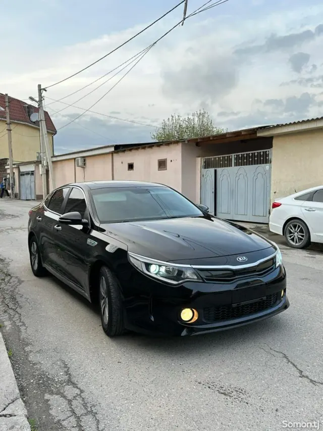 Kia K5 2018 · 2.4 AT