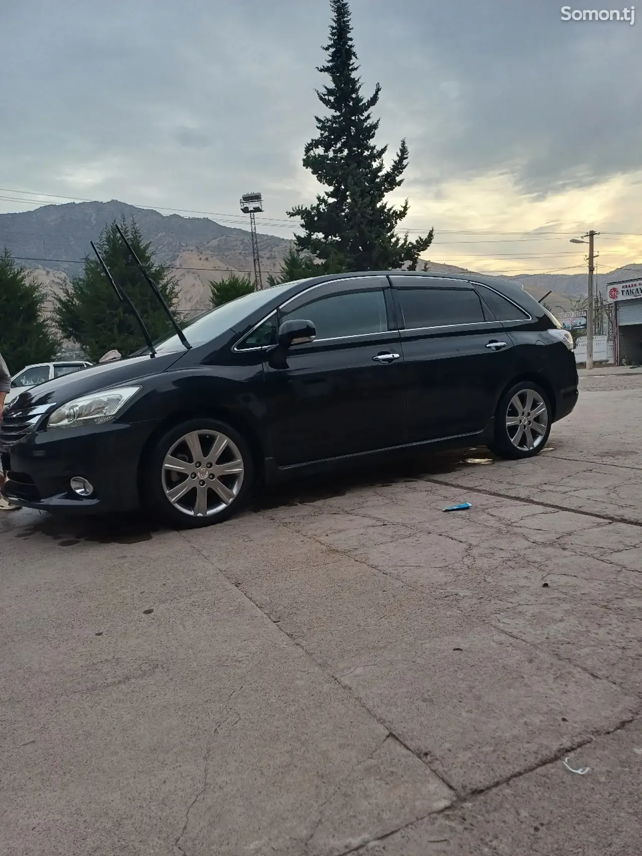Toyota Mark X ZiO 2009 · 2.4 AT