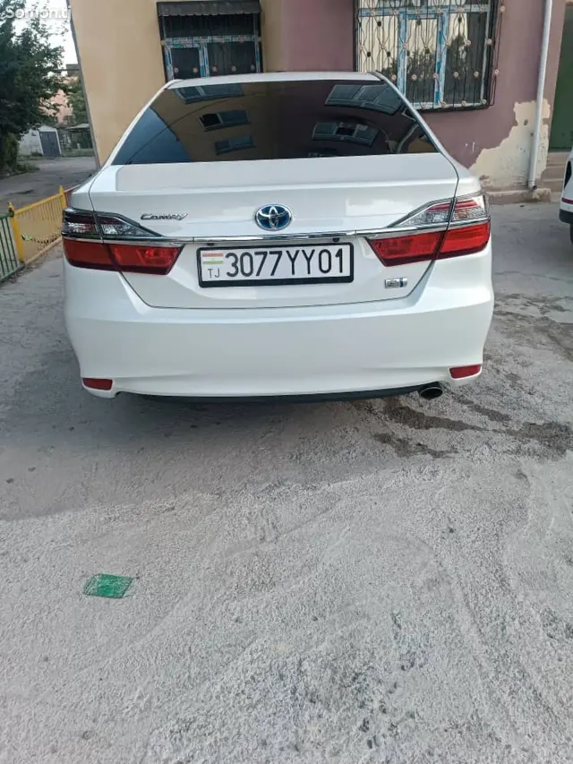 Toyota Camry 2015 · 2.5 AT