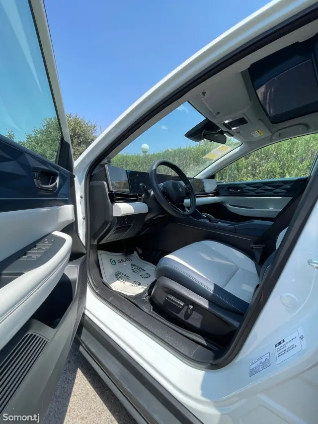 Dongfeng L7 2025 · AT