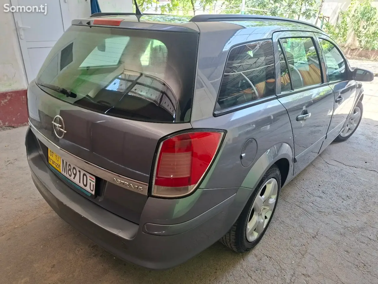 Opel Astra H 2006 · 1.6 MT