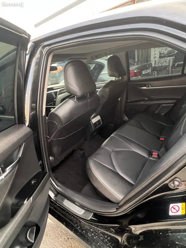 Toyota Camry 2019 · 2.5 AT
