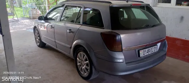 Opel Astra H 2006 · 1.6 MT