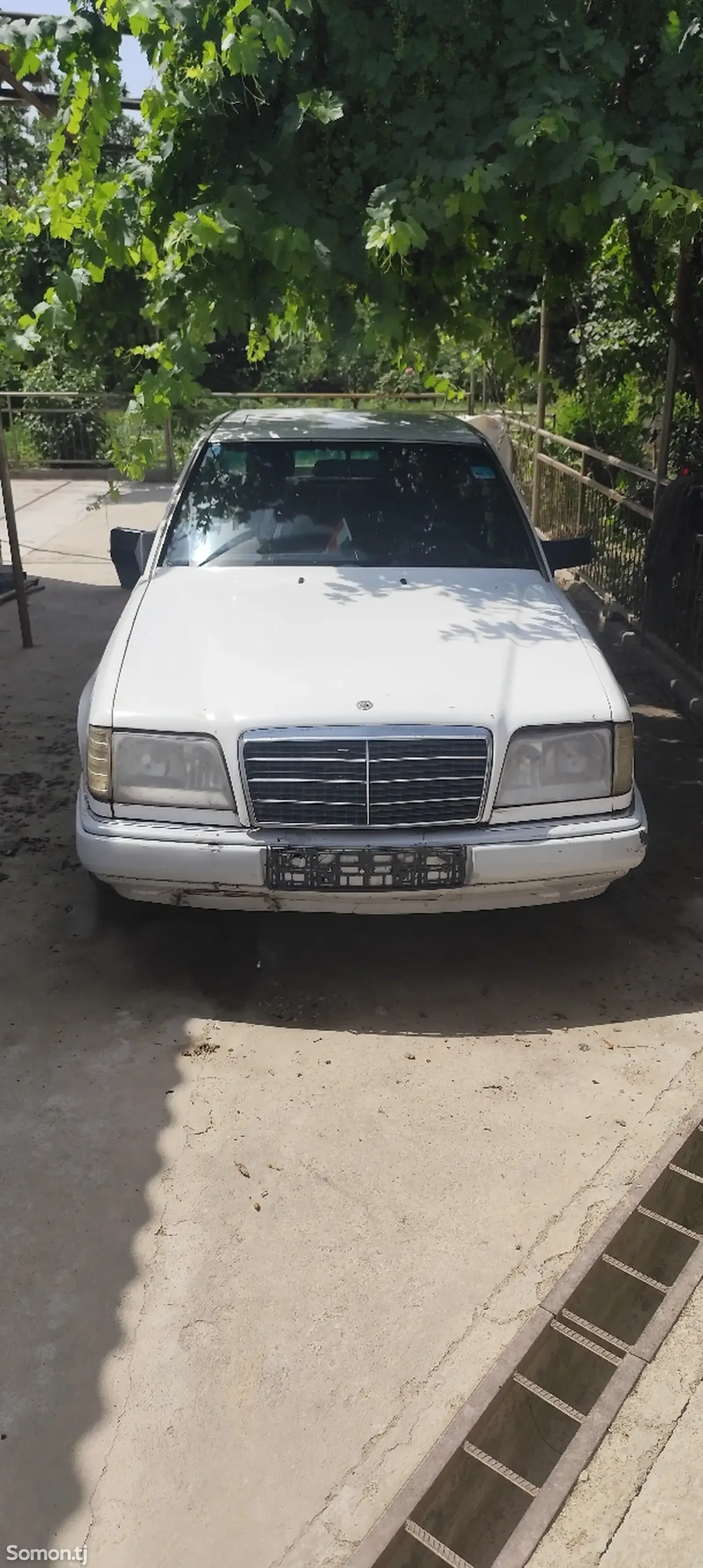 Mercedes-Benz W124 1994 · 2.2 MT