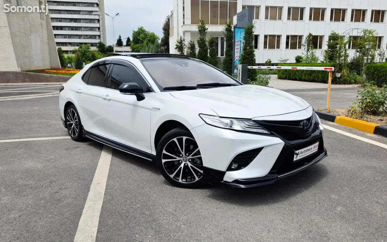 Toyota Camry 2020 · 2.5 CVT