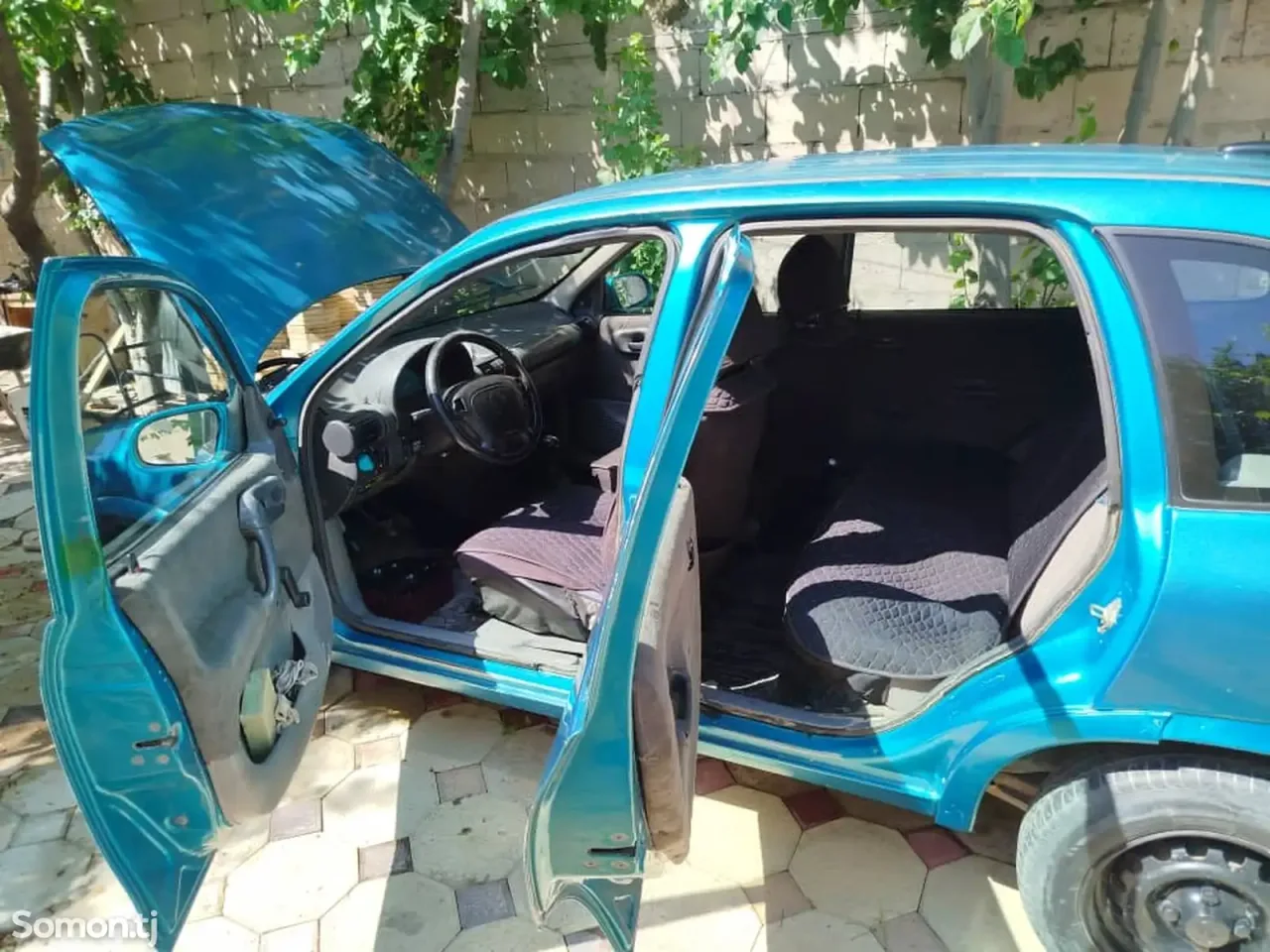 Opel Corsa 1995 · 1.6 MT