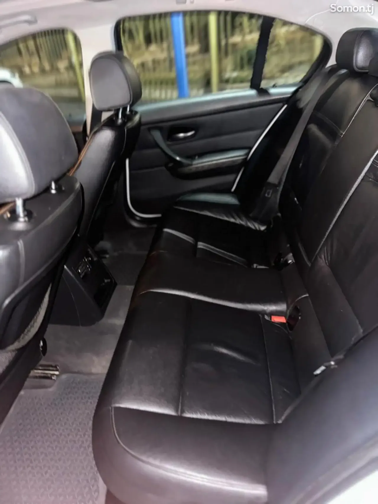 BMW 3 series 2011 · 2.0 AT