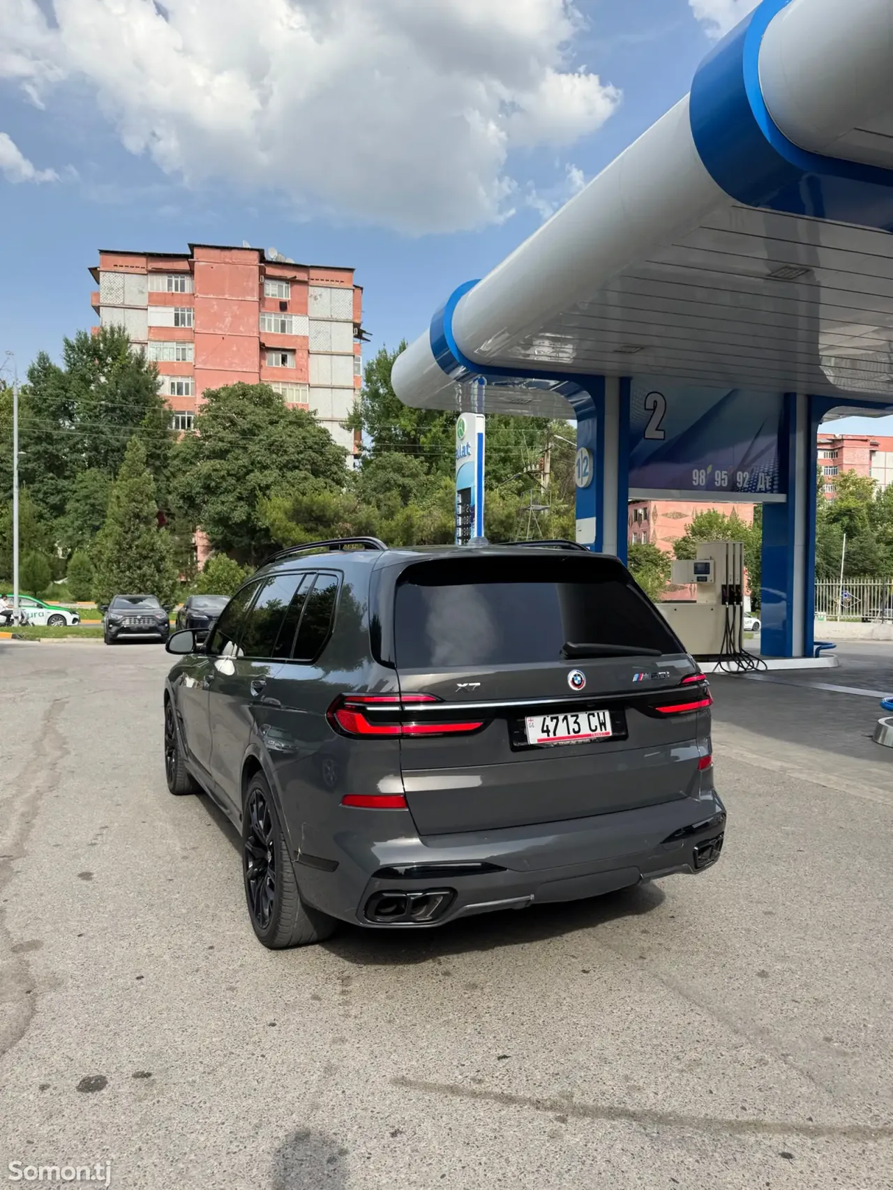 BMW X7 2023 · 4.4 AT