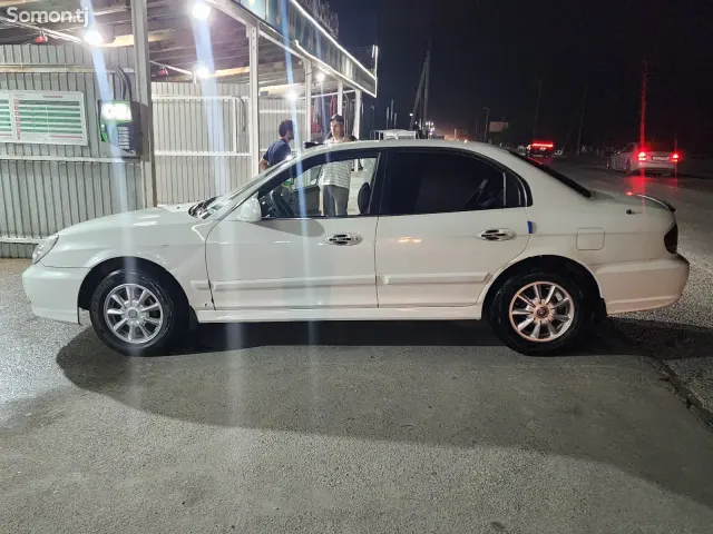Hyundai Sonata 2004 · 1.8 MT