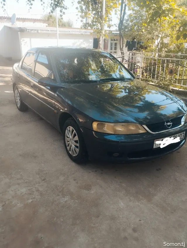 Opel Vectra B 1995 · 1.6 MT