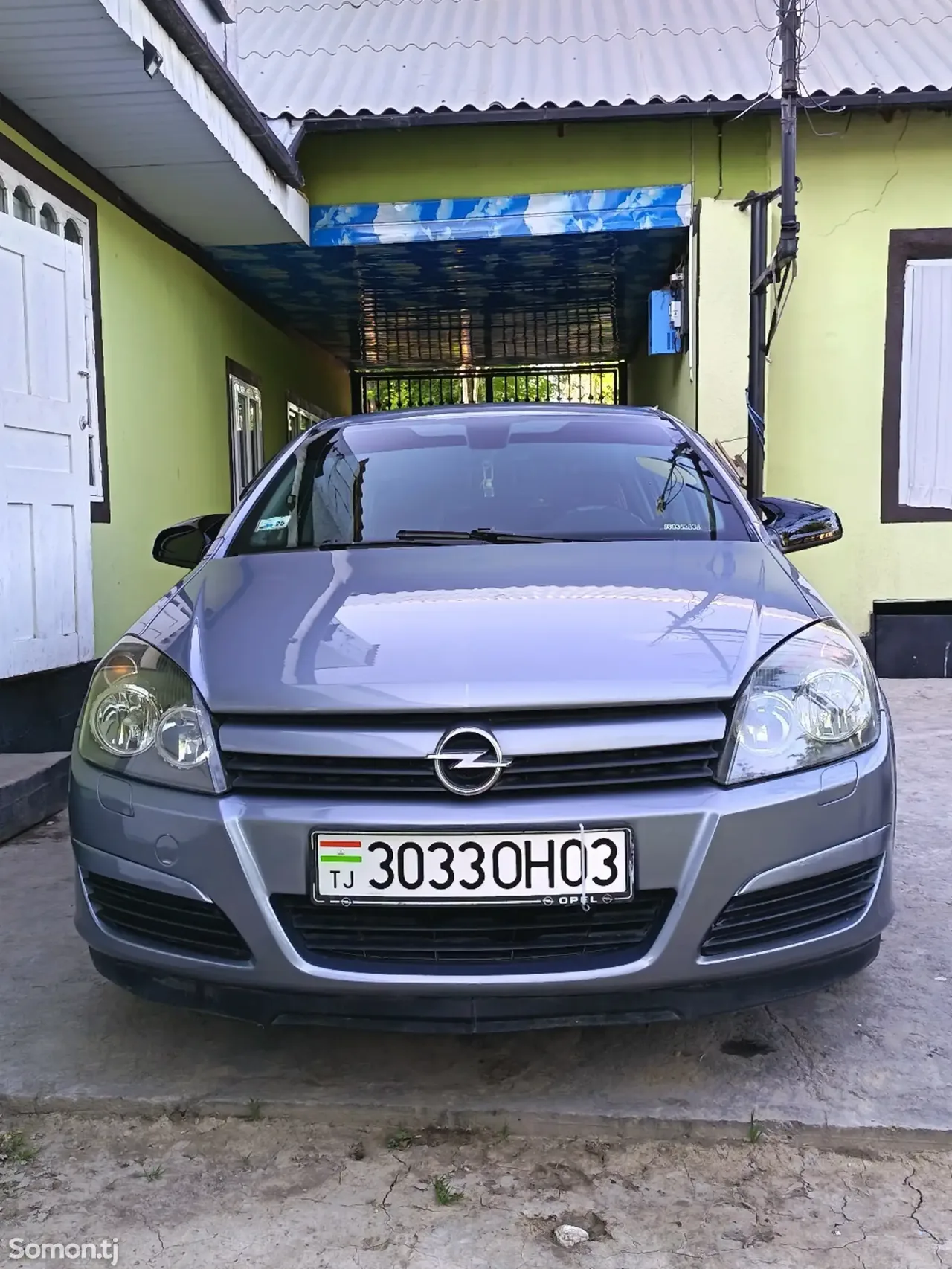 Opel Astra H 2004 · 1.6 MT