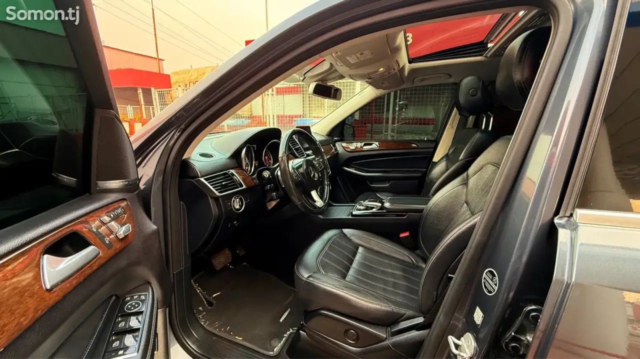 Mercedes-Benz GLS 2017 · 4.5 AT