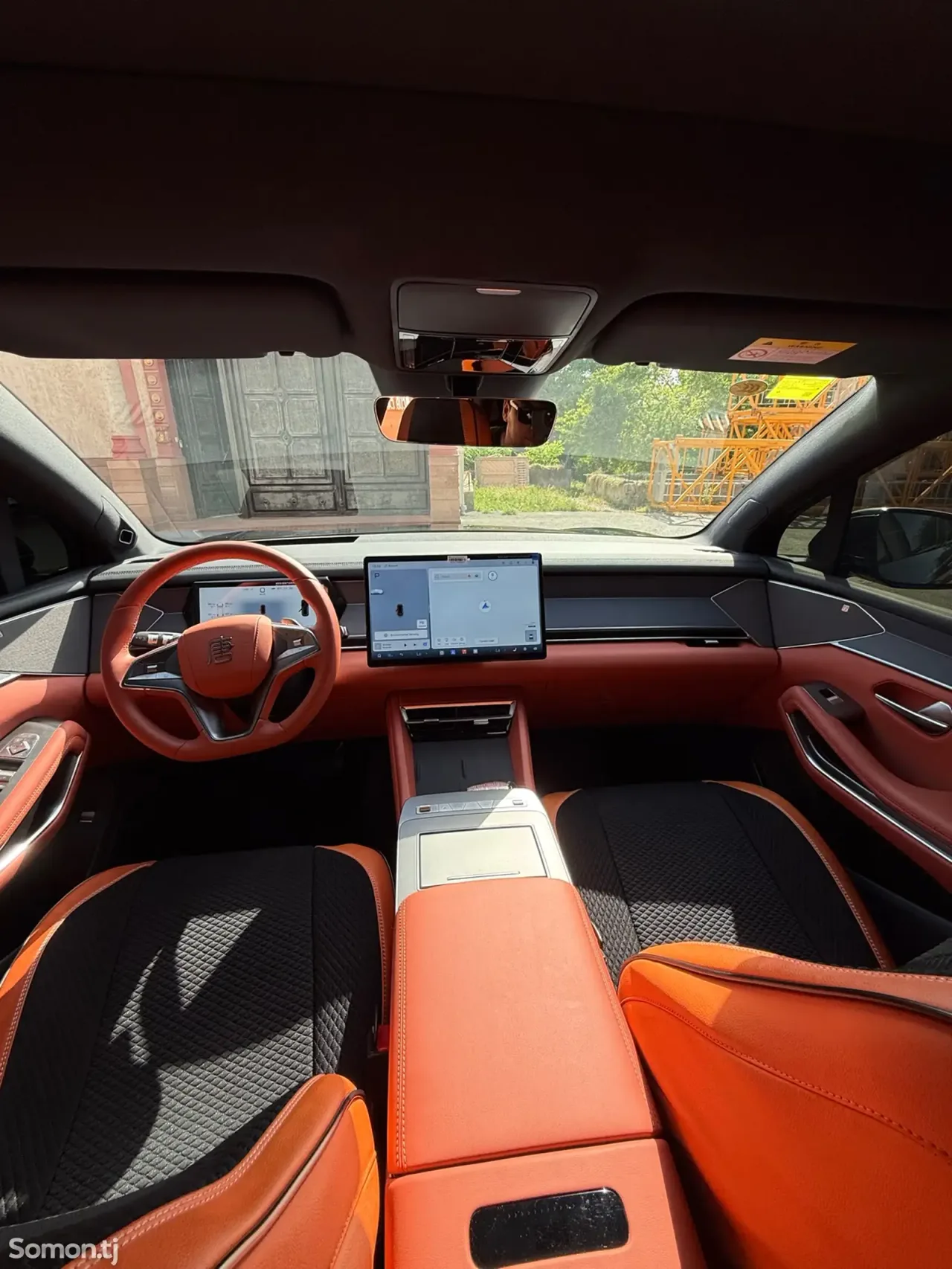 BYD Tang 2025 · AT