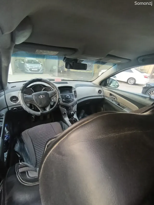 Chevrolet Cruze 2009 · MT