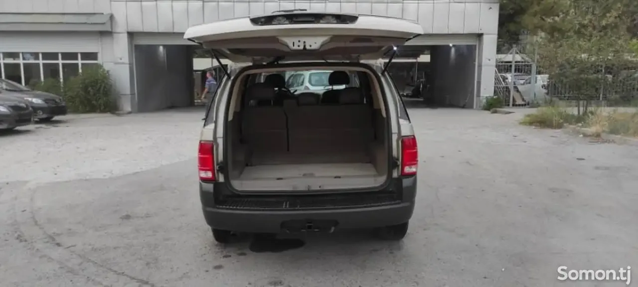 Ford Explorer 2005 · 4.0 AT