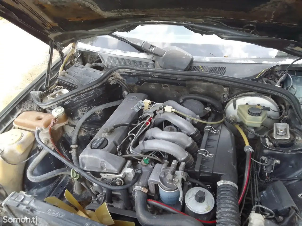 Mercedes-Benz W201 1990 · 2.0 MT
