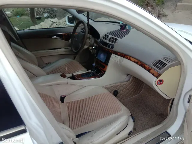 Mercedes-Benz E class 2003 · 2.4 AT