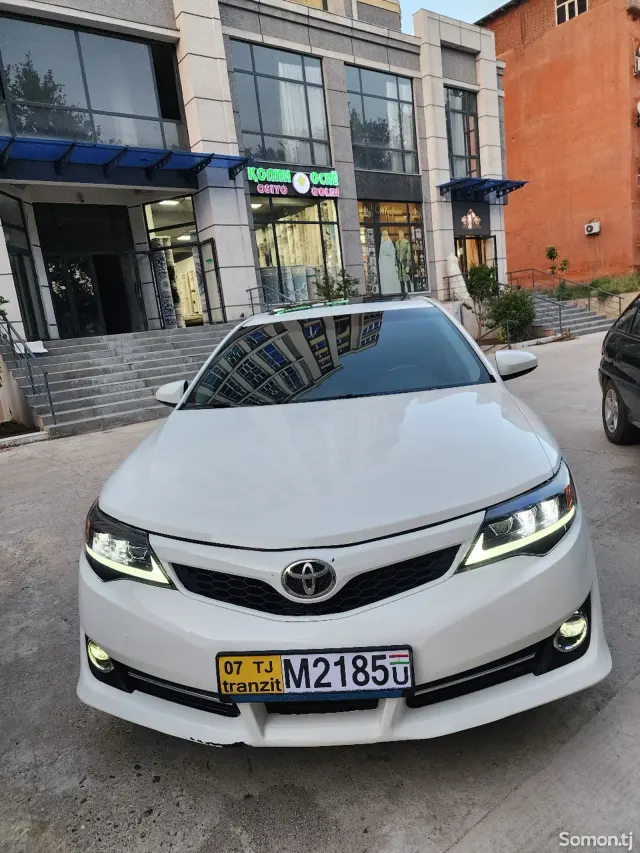 Toyota Camry 2014 · 2.5 AT