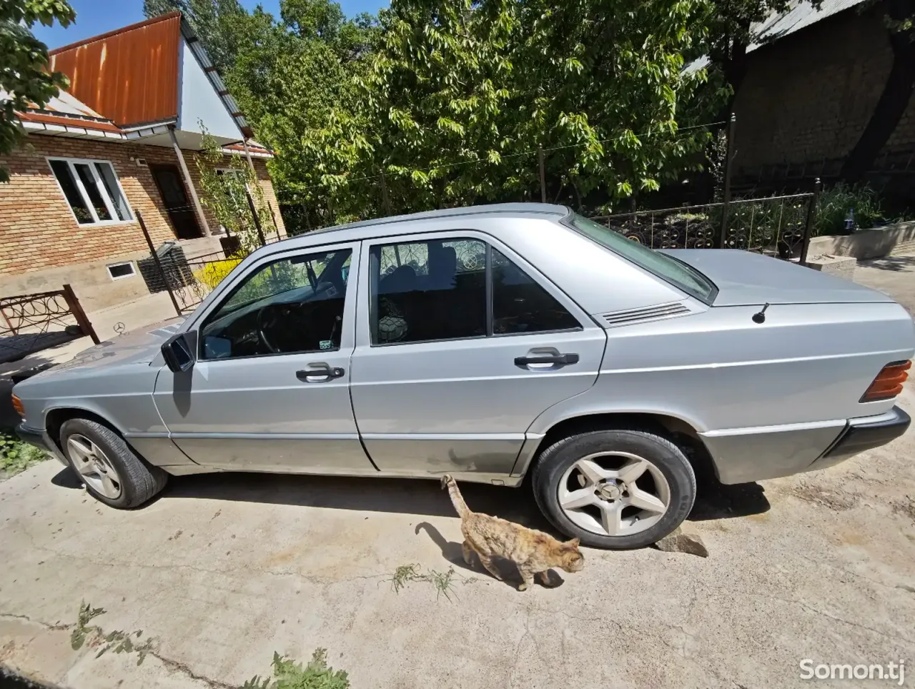 Mercedes-Benz W201 1992 · 1.8 MT