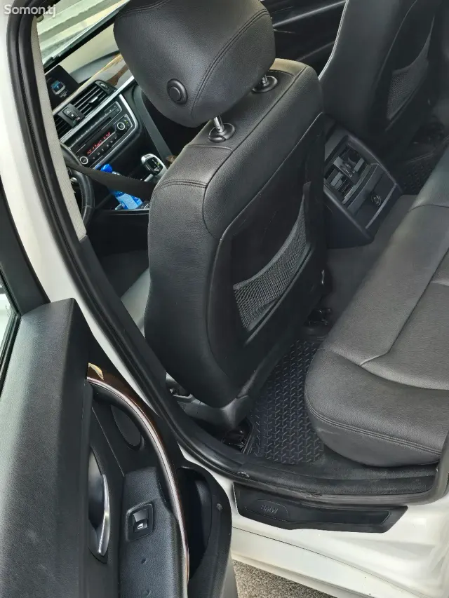 BMW 3 series 2014 · 2.0 AT