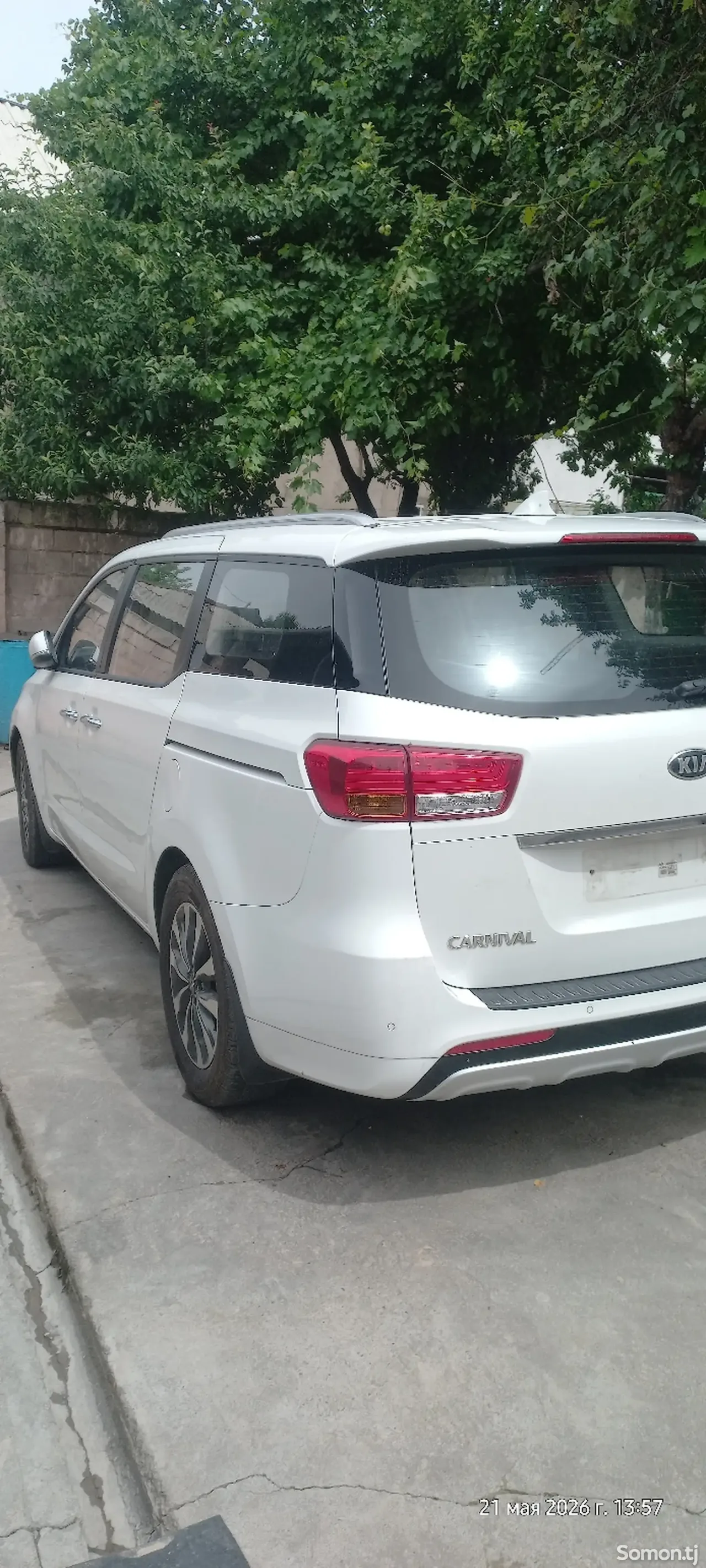 Kia Carnival 2016 · 2.2 AT