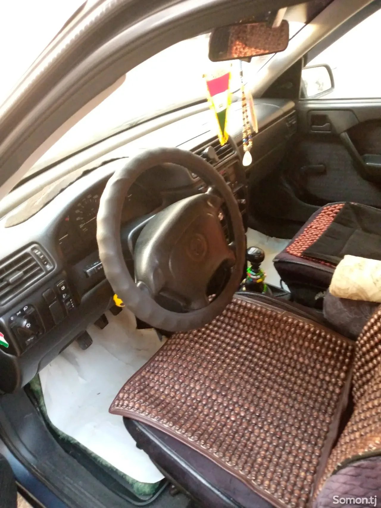 Opel Vectra A 1995 · 1.6 MT